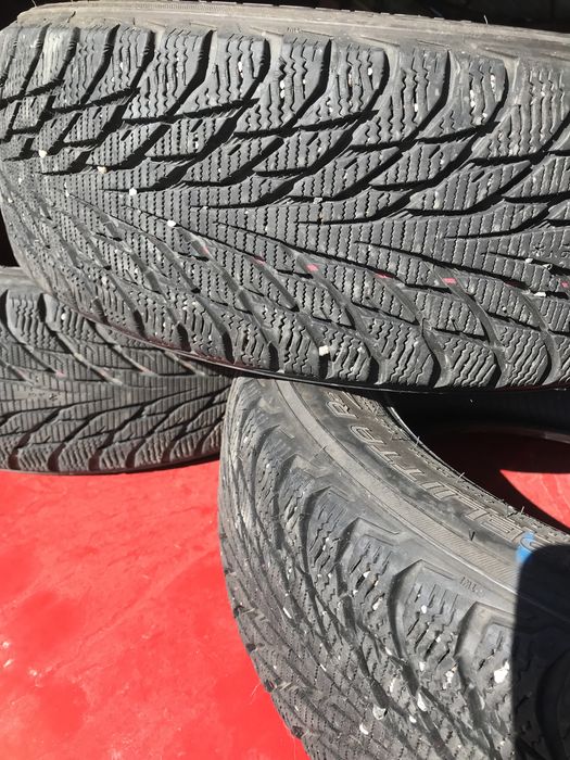 Шини nokian 1шт.