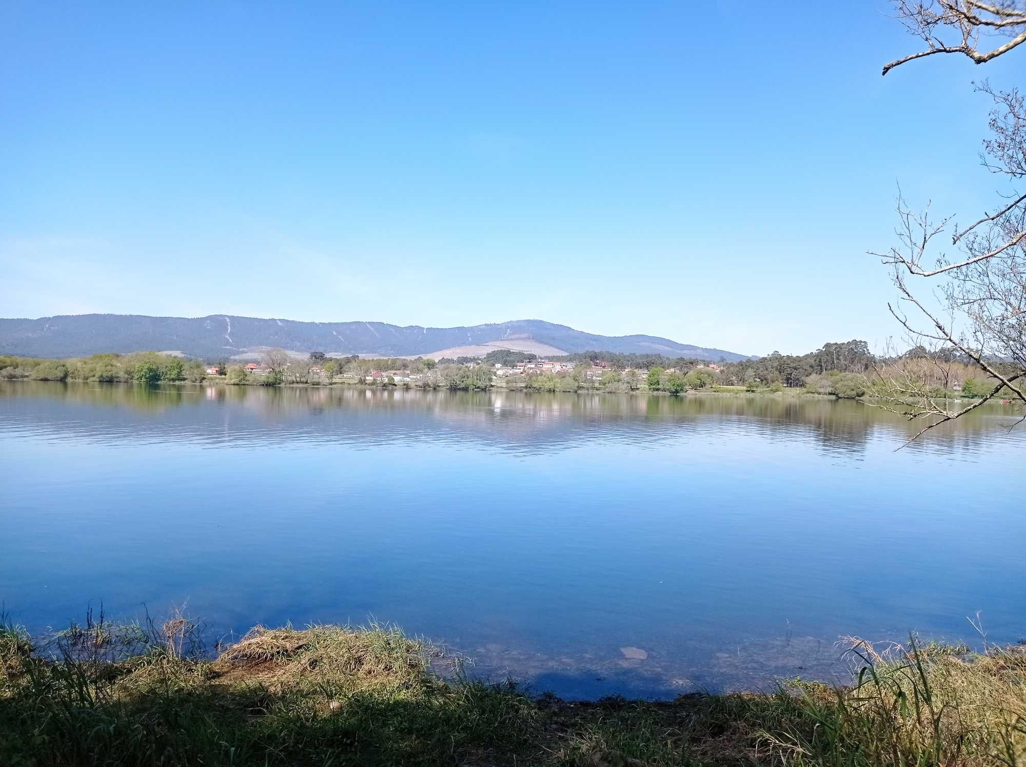 Lote terreno  junto rio Minho em  V.N.Cerveira