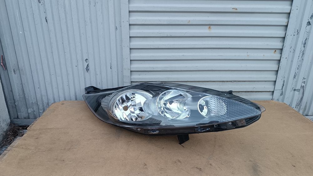 Vendo farol direito de Ford fiesta ano 2008/12