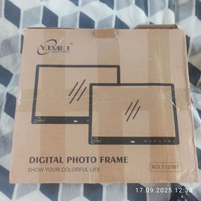 Фоторамка за  12,1 '' нова з пультом д/у