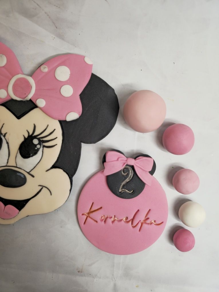 Tabliczki personalizowane z imieniem zł masy cukrowej na tort