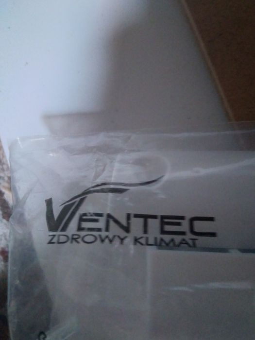 2x nawiewniki do okna zamykany wywietrznik