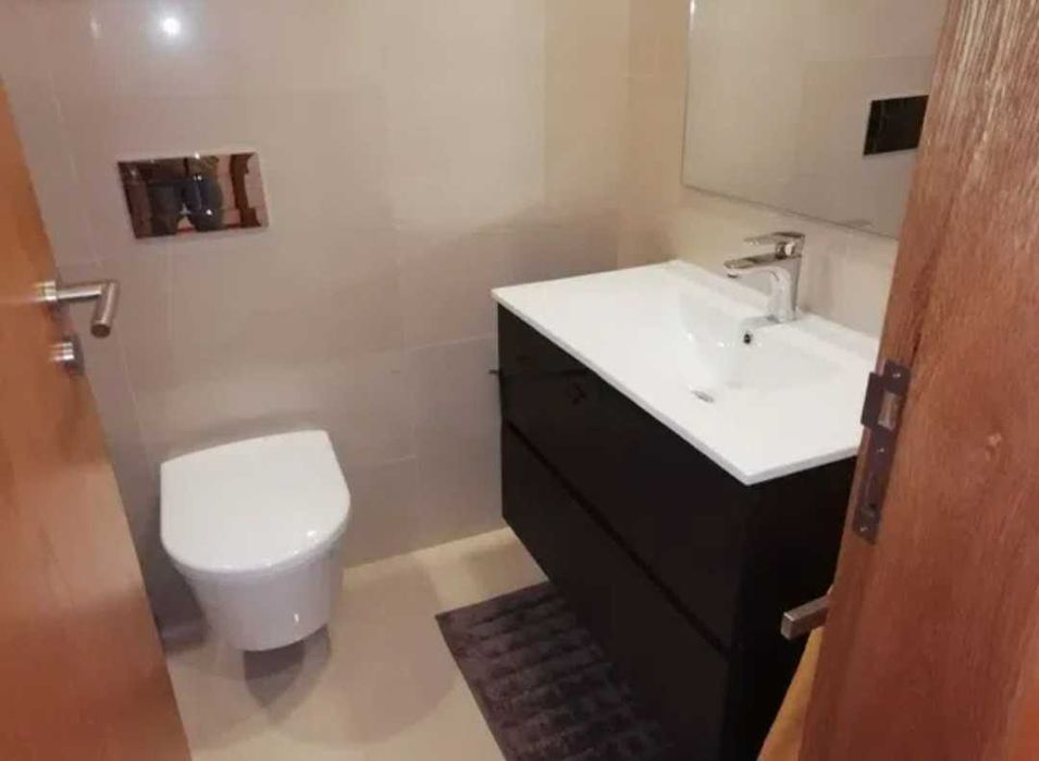 T2 Porto / Arca Agua / Vale Formoso - Mobilado - Como Novo