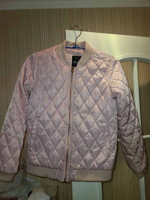 Красивая курточка и пальто для девочки 11-12 лет.