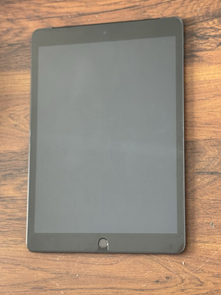 iPad 9 generacji, 64GB WiFi + cellular, idealny stan, bateria 87%