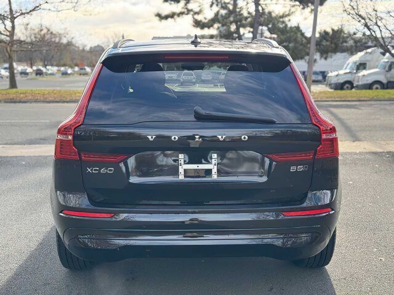 2022 Volvo XC60 AWD B5 Momentum