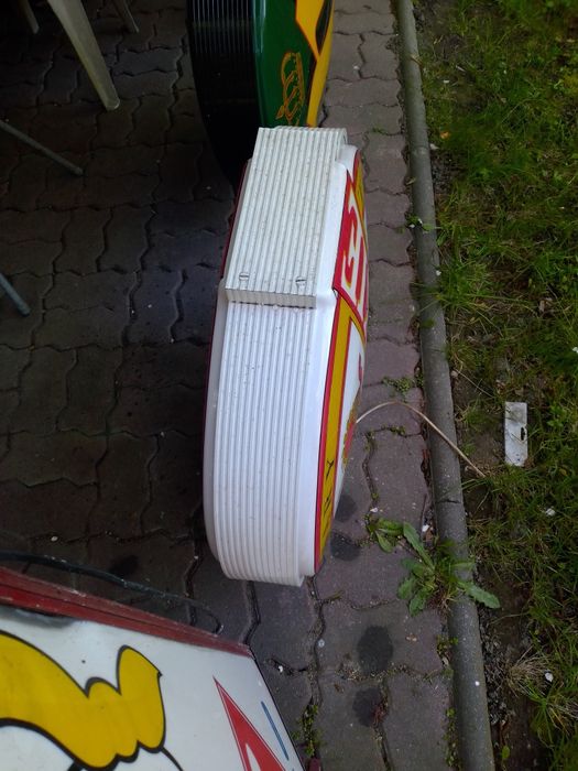 Kasetony reklamowe świetlne