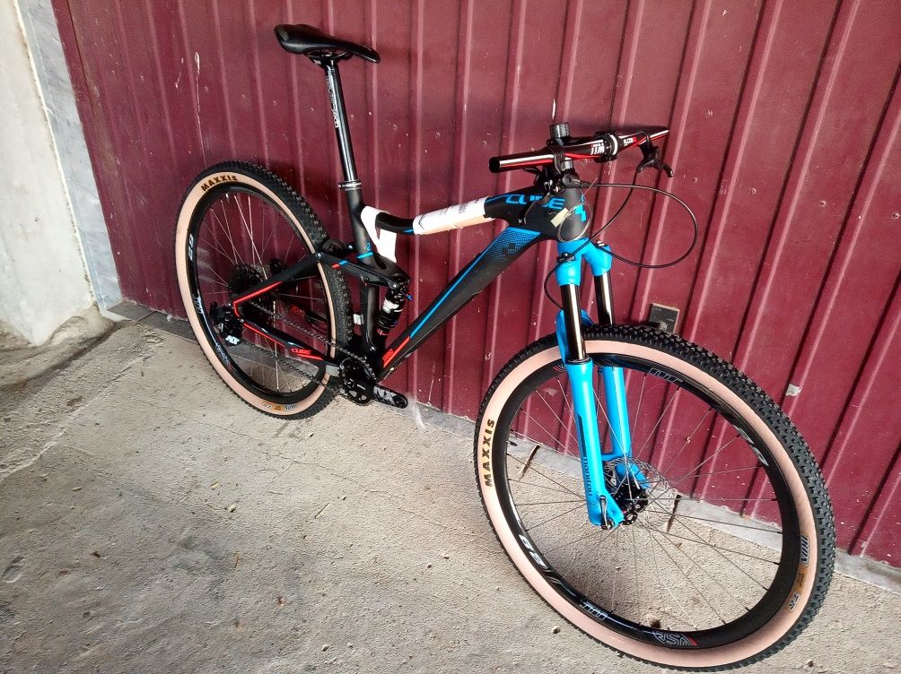 Bicicleta Carbono Cube Stereo HPC SLT 29 Nova Rodas Carbono