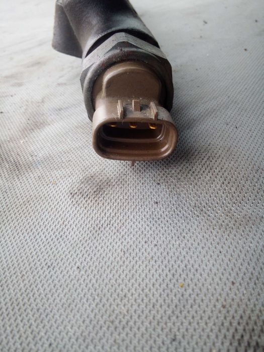 TOYOTA RAV4 II 00-05 2,0 d-4d listwa wtryskowa