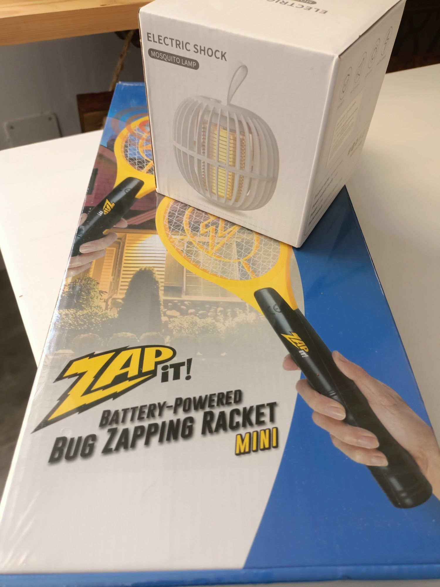 Zap IT rakietka elektryczna  na owady