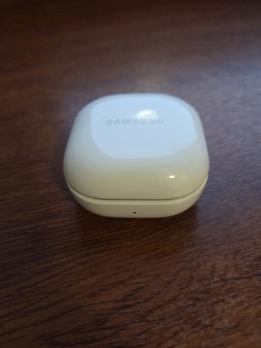 Słuchawki bezprzewodowe douszne  oryginalne Samsung Galaxy Buds 2