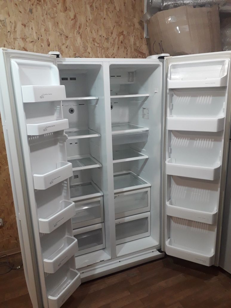 Продам Холодильник Самсунг. Система No Frost (сухая).