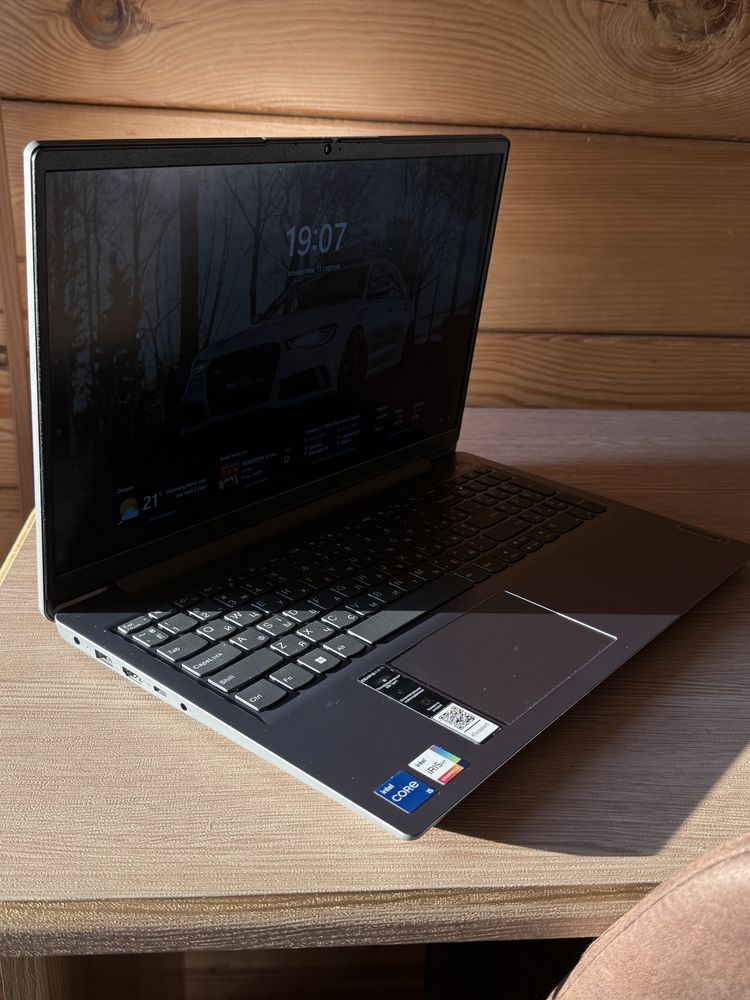Ноутбук Lenovo IdeaPad 3 15IAU7
