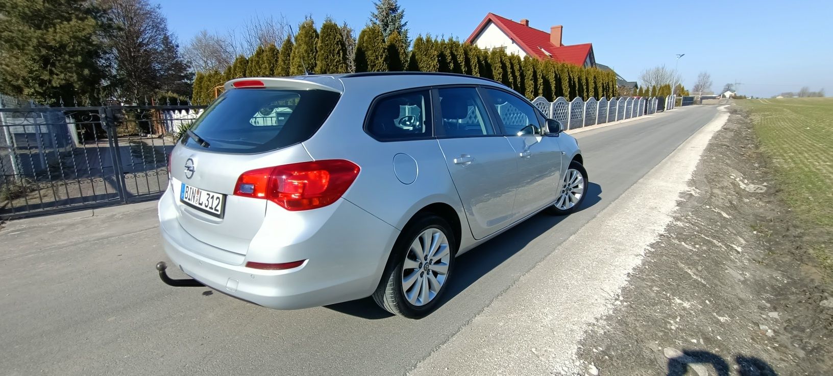 Opel Astra J 1,6 benz. Z Niemiec, ładny stan.