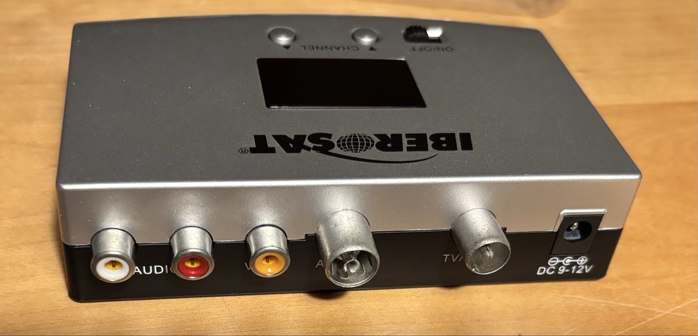 Modulador de Vídeo Universal Iberosat Mod 300 - NOVO, na caixa
