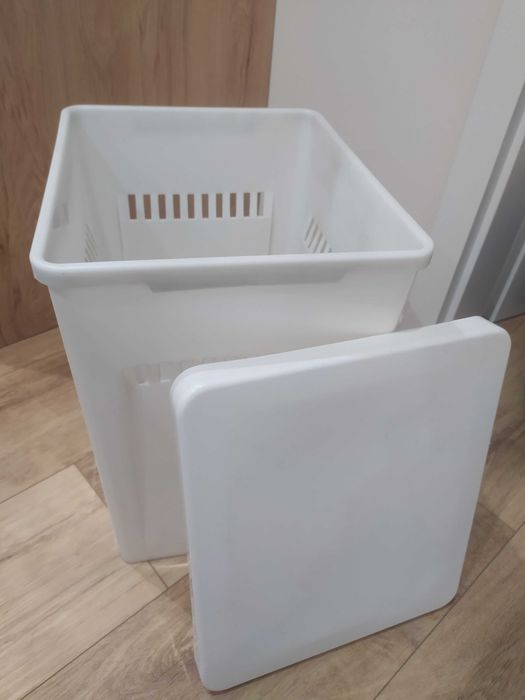 Kosz/pojemnik na pranie PRL biały sygnowany Z.T.S. "Erg" Tychy unikat