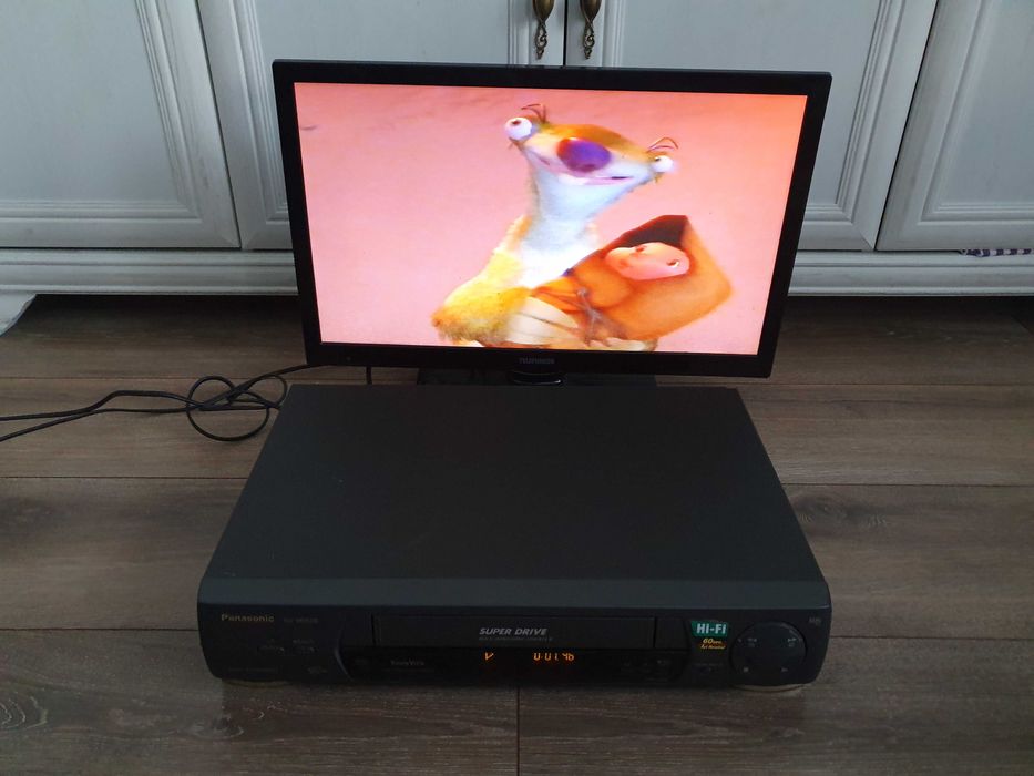 Magnetowid Panasonic NV-HD636 vhs 6-głowicowy