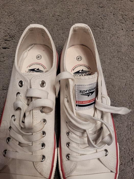 Białe trampki w bardzo dobrym stanie