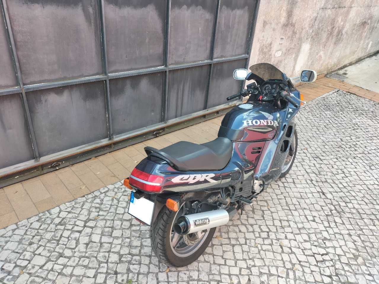 Honda CBR 1000F - isenta de IUC