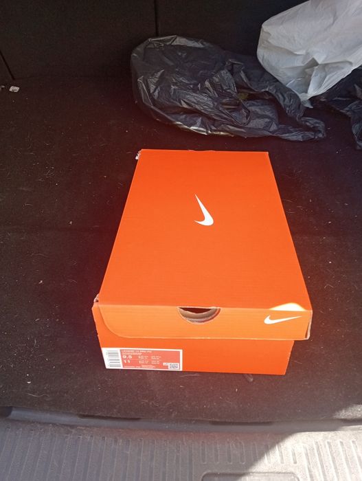 Футбольні бутси Nike