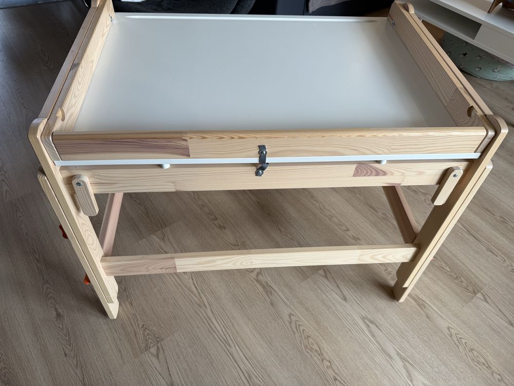 Biurko regulowane Ikea FLISAT