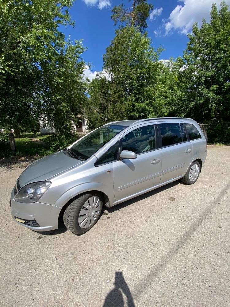 Продам Opel Zafira B