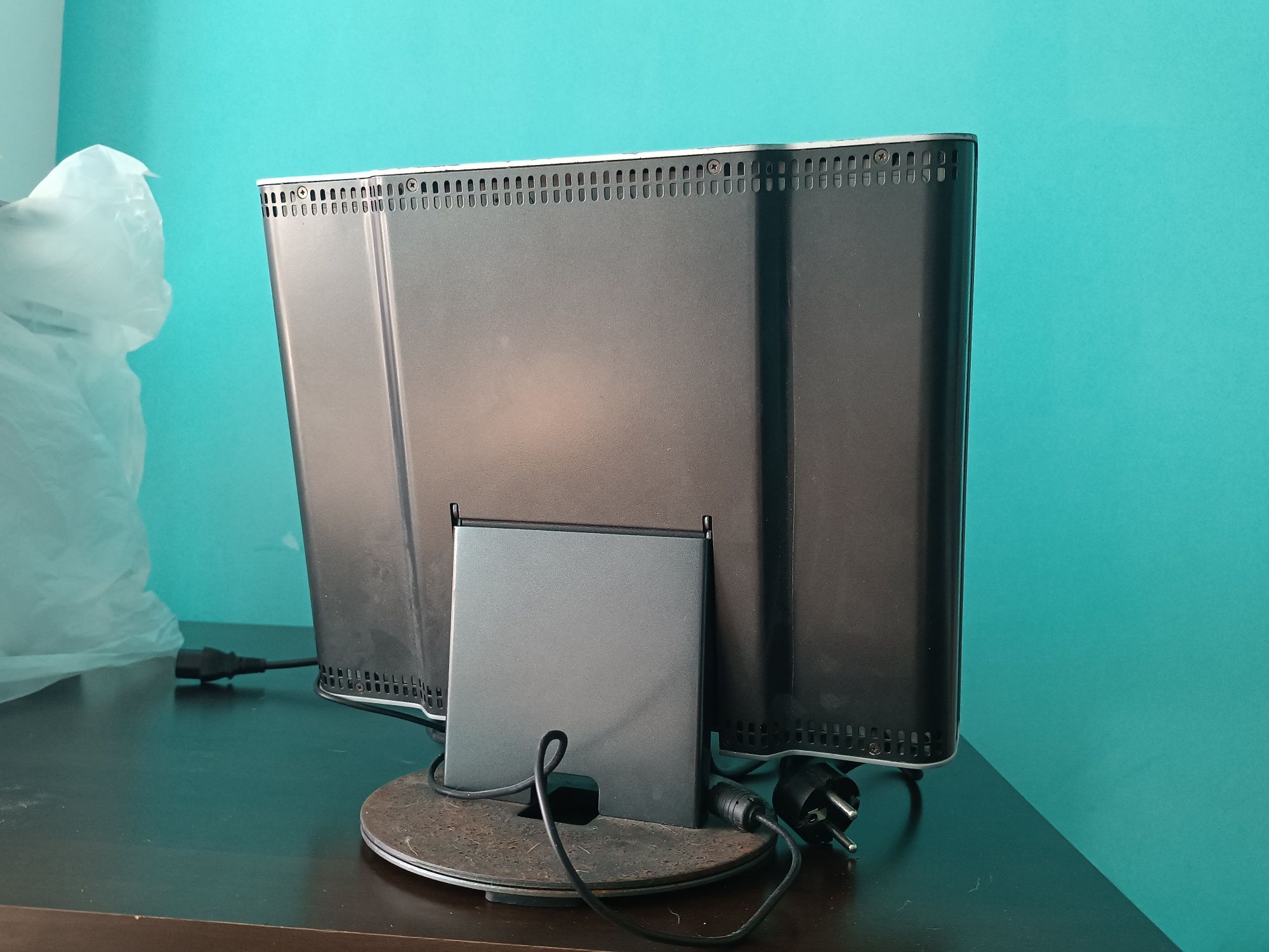 Monitor com cabo