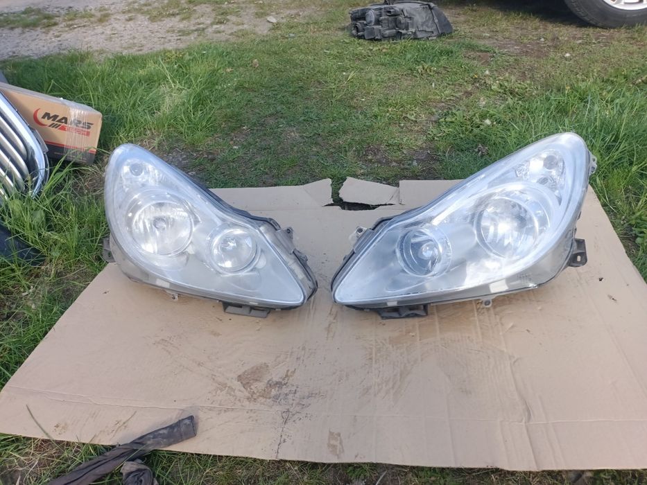 Corsa D lampa prawa lewa przód przednia