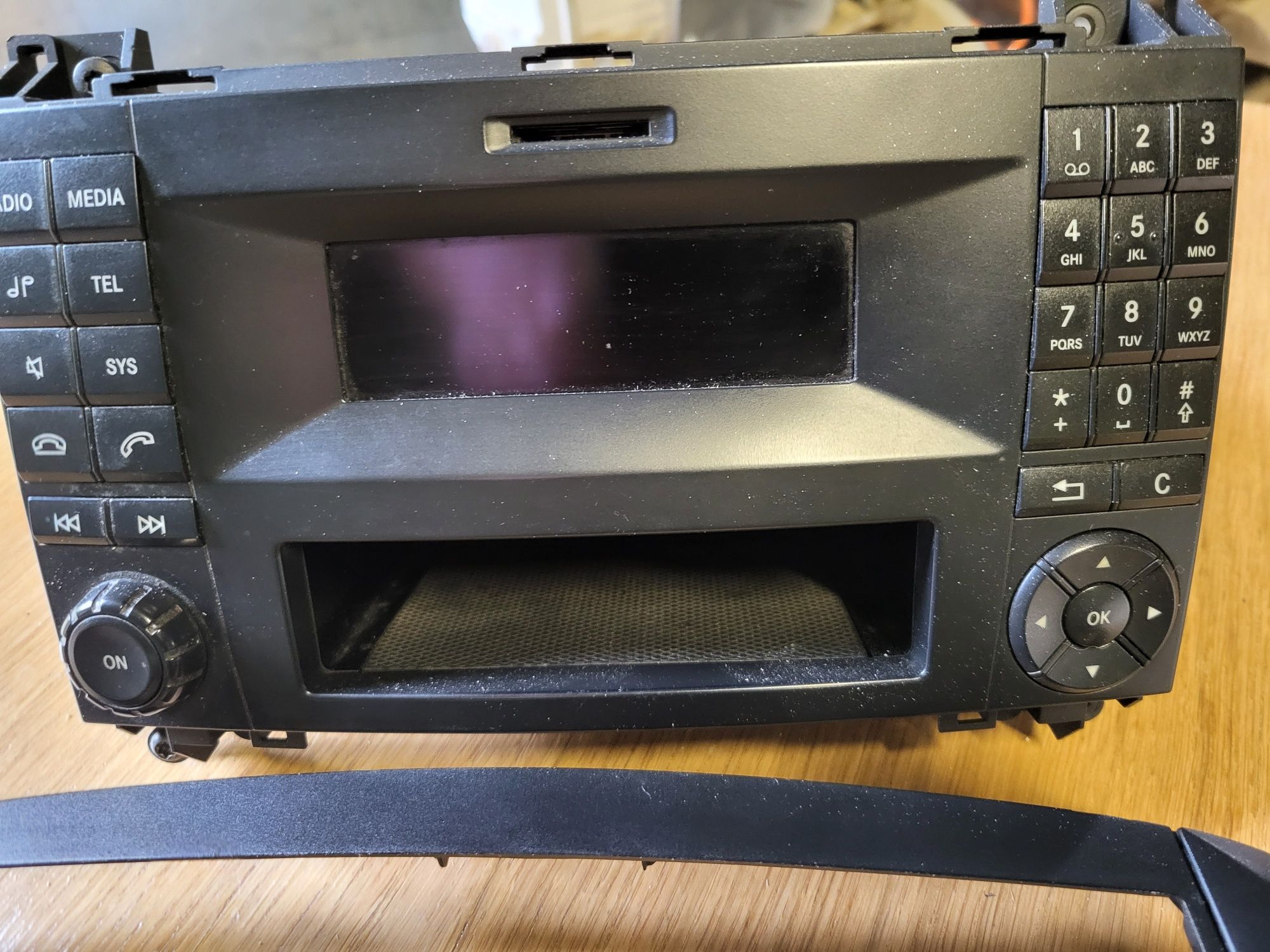 Radio  oryginał Mercedes Vito w447 z ramka
