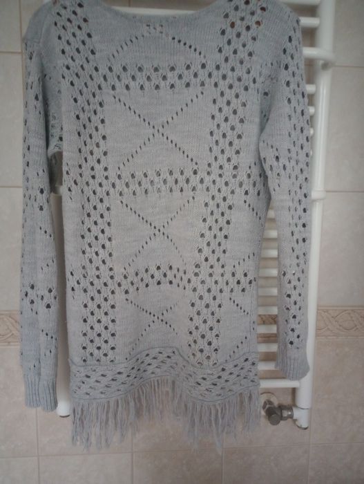 Sweterek ,tunika z frędzlami Oyisis