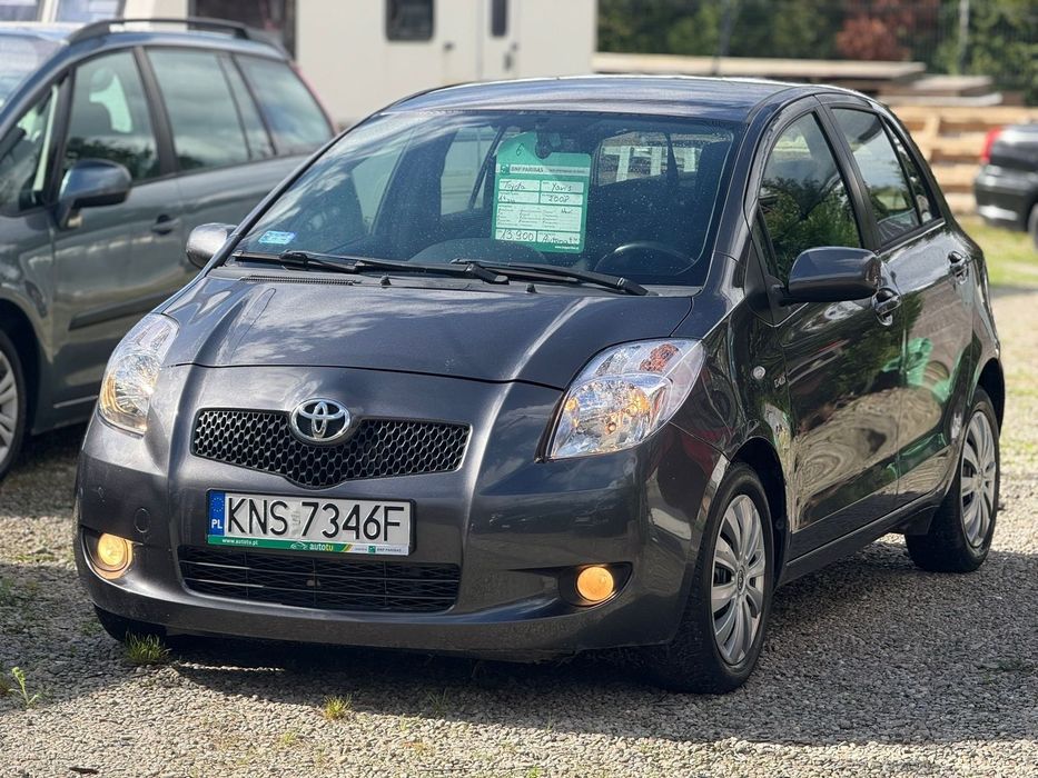 Toyota Yaris Toyota Yaris AUTOMAT !!!