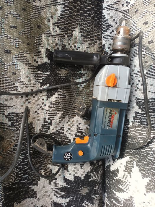 Дрель-перфератор manesmman,black decker.