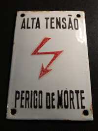 Placa esmaltada - Alta tensão