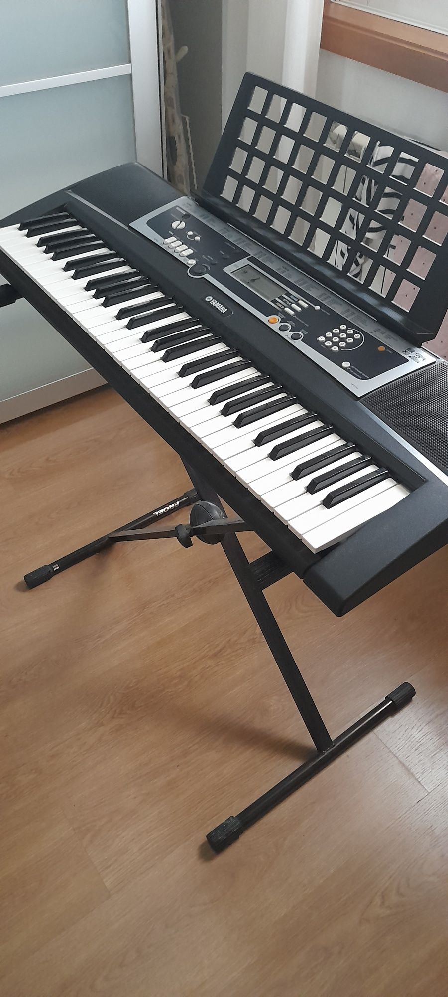 Piano Yamaha YPT 210