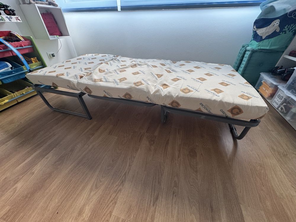 Cambalhota com colchão marca Gremocar, modelo Descanso