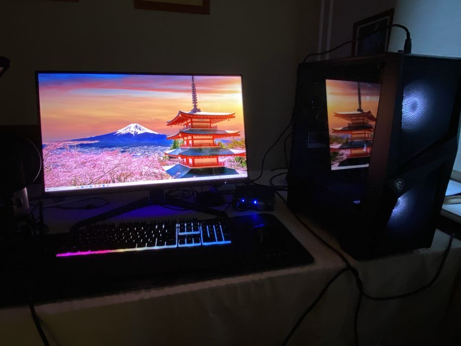 Sprzedam pełny zestaw gamingowy, komputer, monitor, klawiatura. myszka