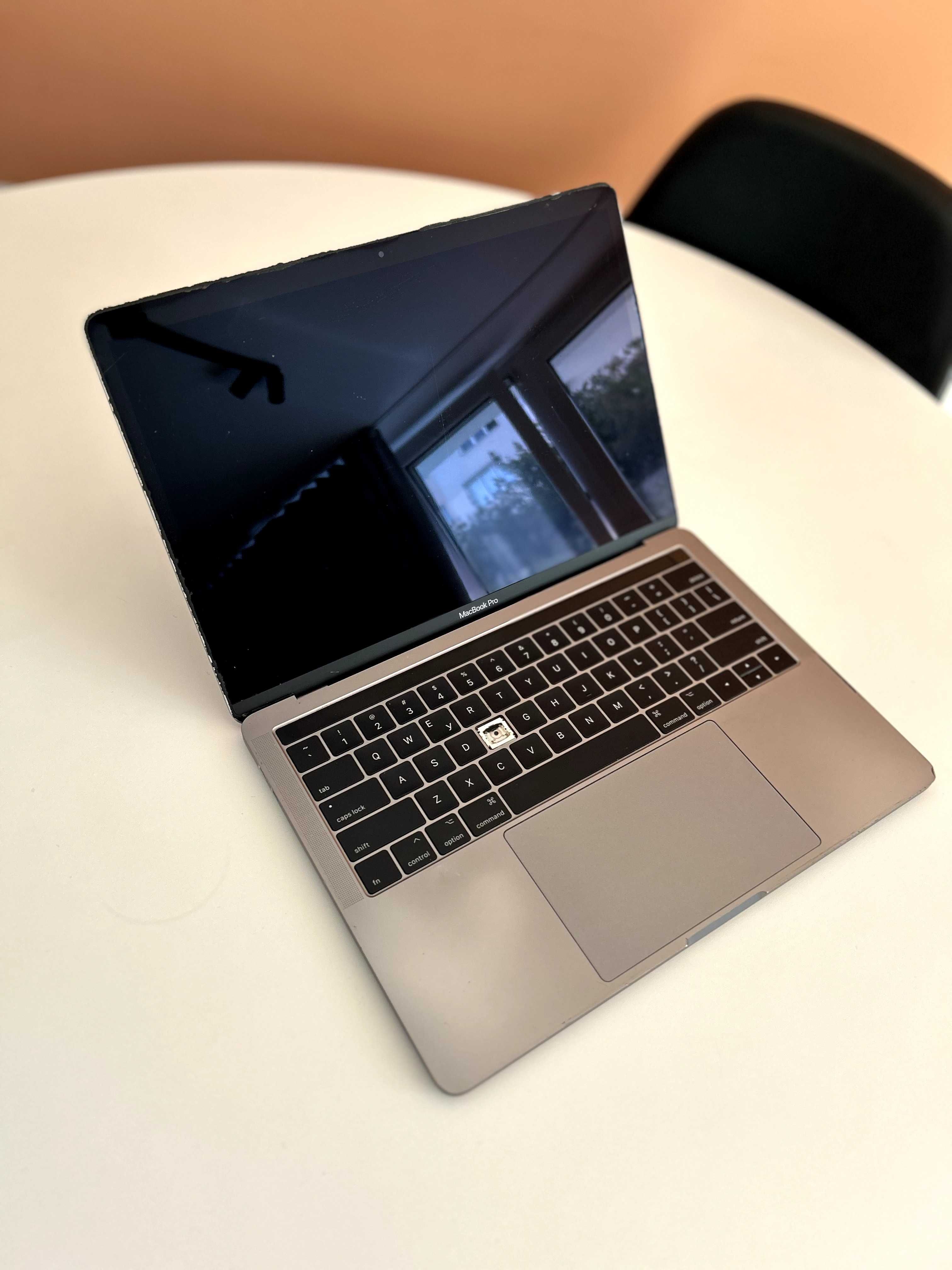 MacBook Pro 2017 (13-inch,Intel Core i5,8 GB RAM,512)