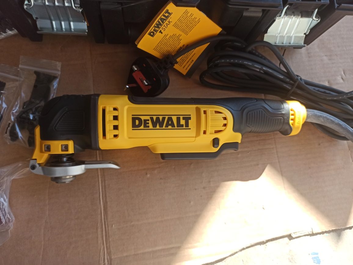 Urządzenie wielofunkcyjne DeWalt DWE315 + Komplet akcesoriów