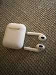 Apple airpods 2 stab dobry