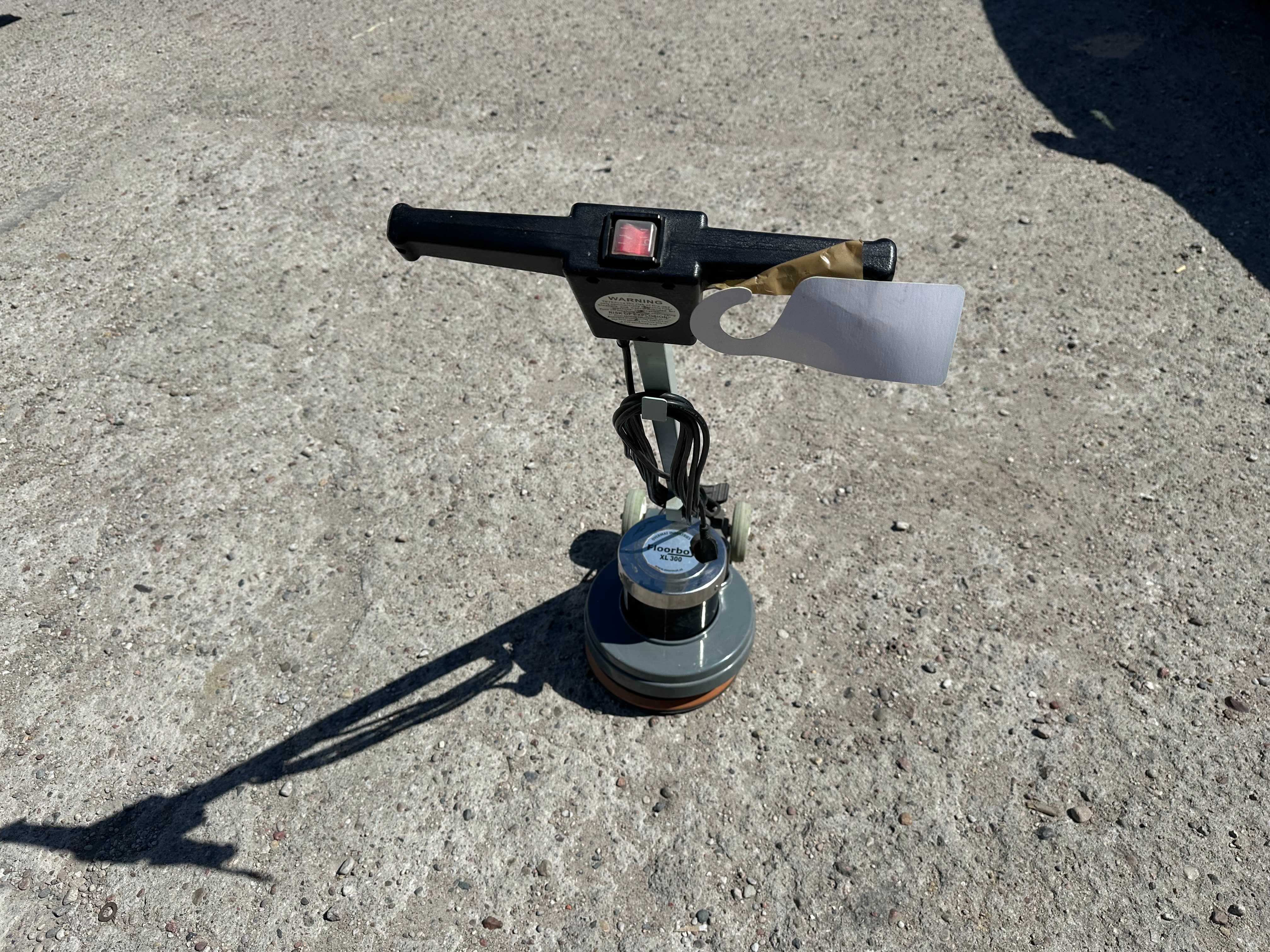 Szorowarka jednotarczowa Floorboy XL 300