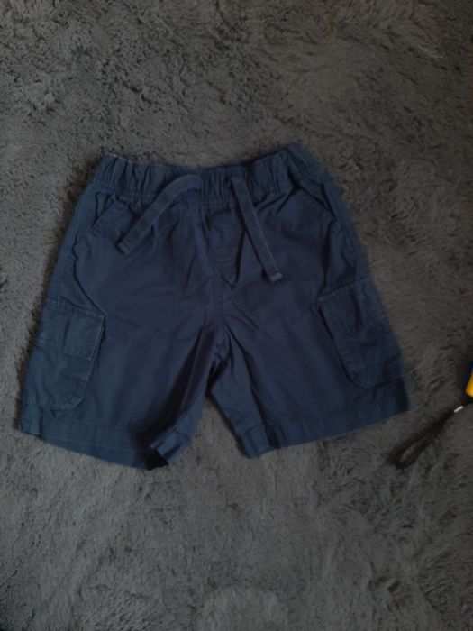 Krótkie spodenki 98