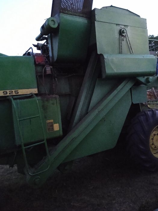 Зерновий комбайн