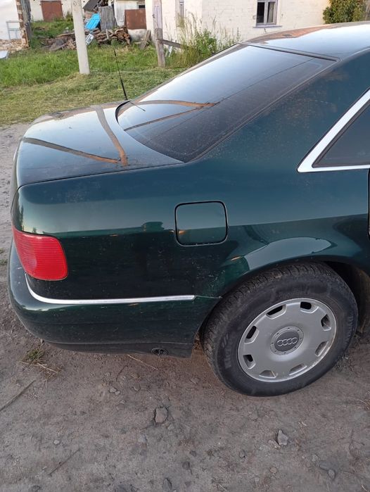 Продам ауді А 8 .