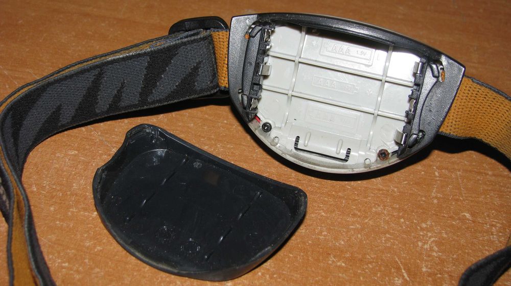 Lampka latarka czołowa Energizer HDL33A2 3xAAA Headlight 6 Led