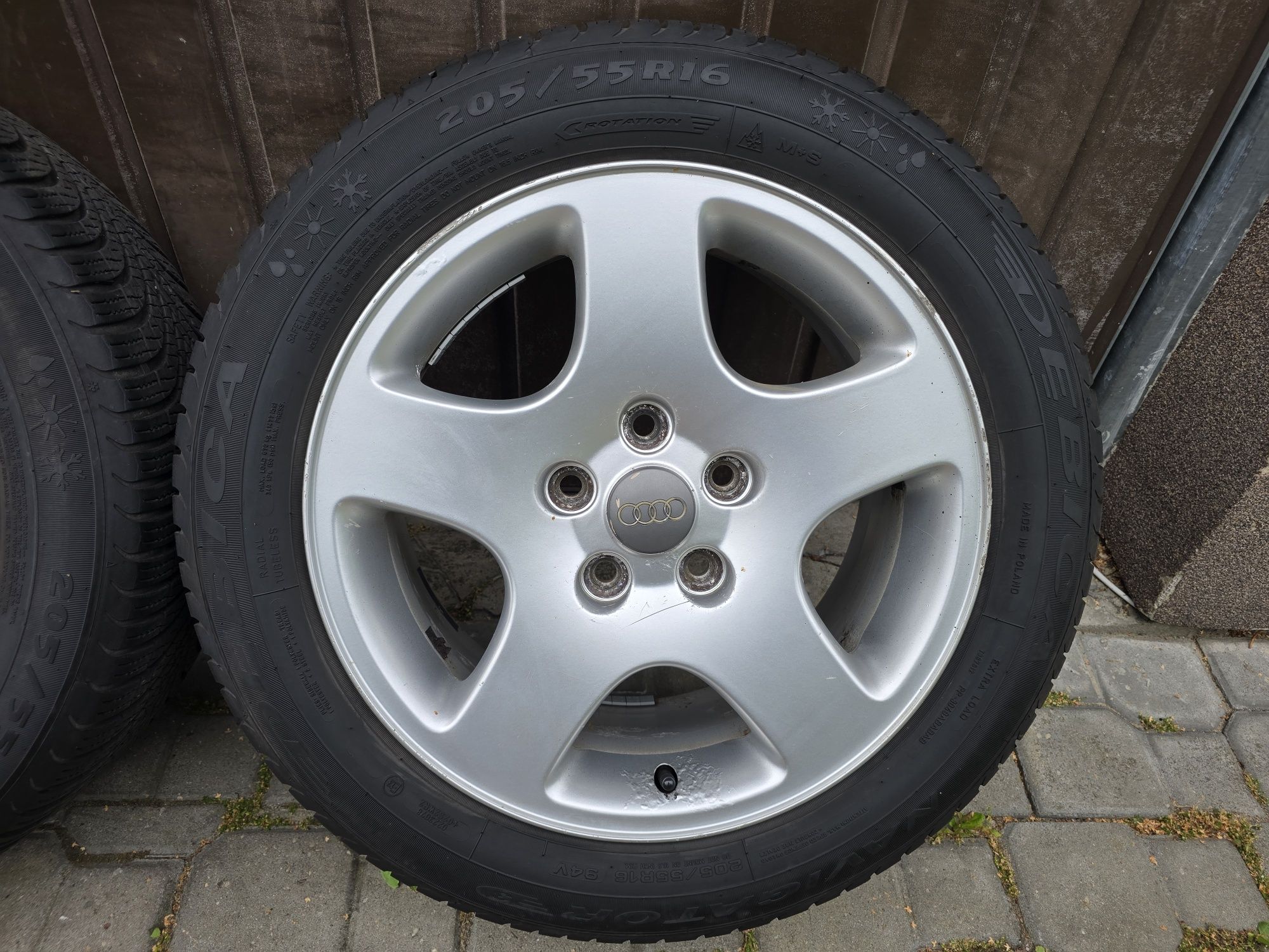 Felgi z oponami 205/55R16 Audi A4 B5 5x112 A6 A3 VW Passat Golf