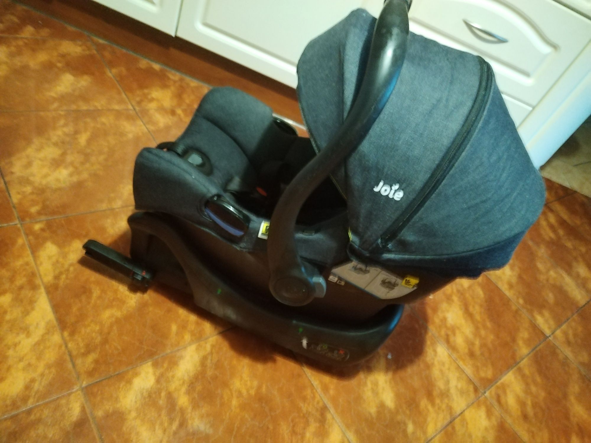 Fotelik Joie 0-13kg +isofix.