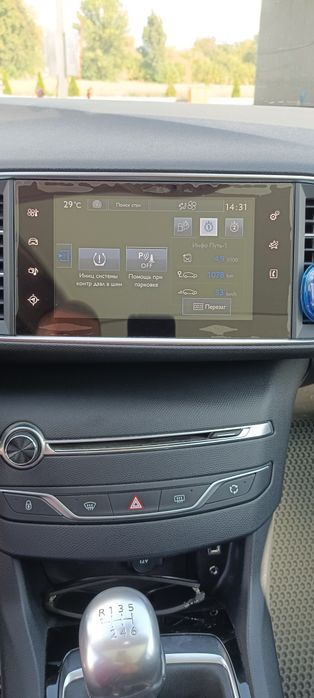 Peugeot 308 2015 року