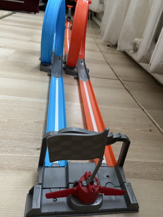 Трек Hot Wheels Подвійна петля