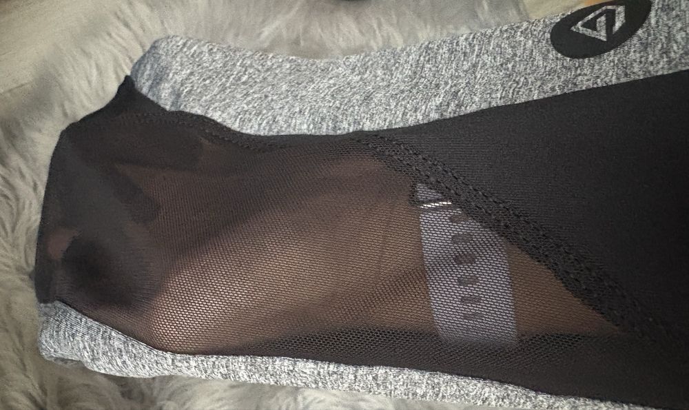 Legginsy sportowe Gym Glamour M czarno-białe – elastyczne i wygodne!