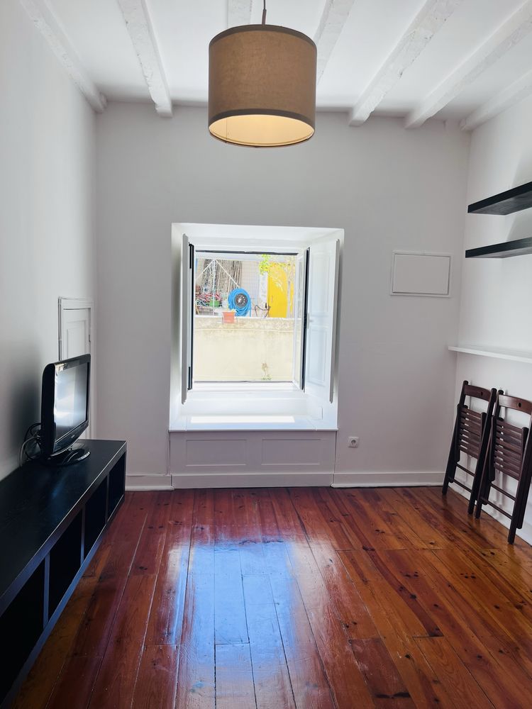 Apartamento T1 Panteão Nacional